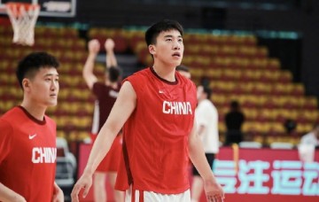 九游电脑版平台-狂砍18分14篮板，王俊杰果然是高级货，中国队没他真不行！